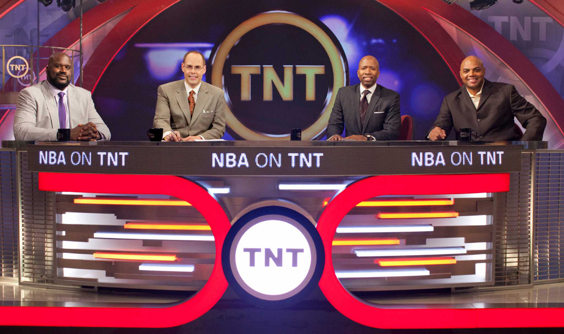 5 Moments in Which Sportscaster Ernie Johnson Inspired Us All
